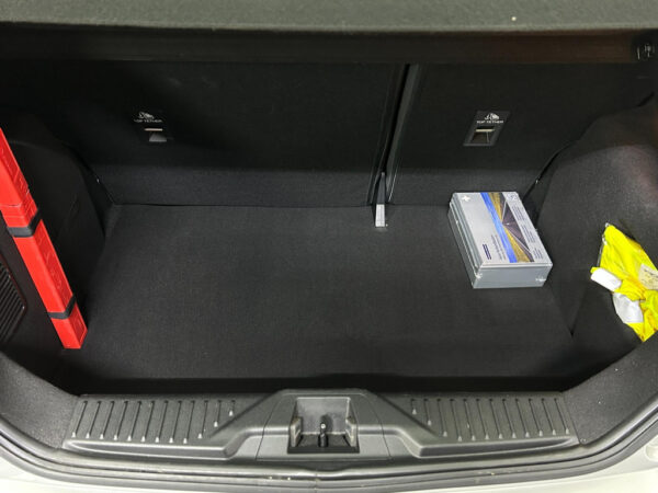 Ford Fiesta occasion Grijs bij ALJ Auto in Zeeland 5