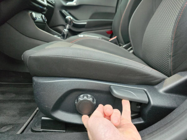 Ford Fiesta occasion Grijs bij ALJ Auto in Zeeland 21