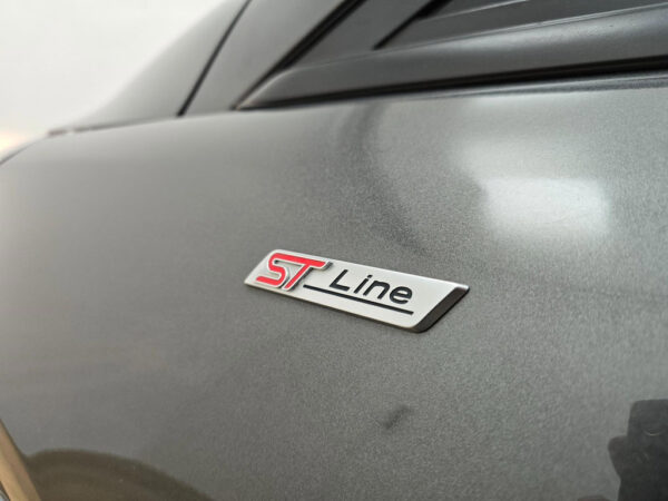 Ford Fiesta occasion Grijs bij ALJ Auto in Zeeland 43