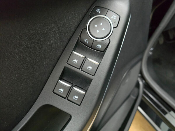 Ford Fiesta occasion Zwart bij ALJ Auto in Zeeland 16