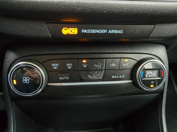 Ford Fiesta occasion Zwart bij ALJ Auto in Zeeland 31