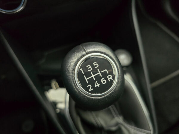 Ford Fiesta occasion Zwart bij ALJ Auto in Zeeland 32