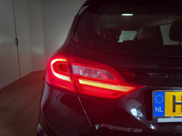 Ford Fiesta occasion Zwart bij ALJ Auto in Zeeland 39