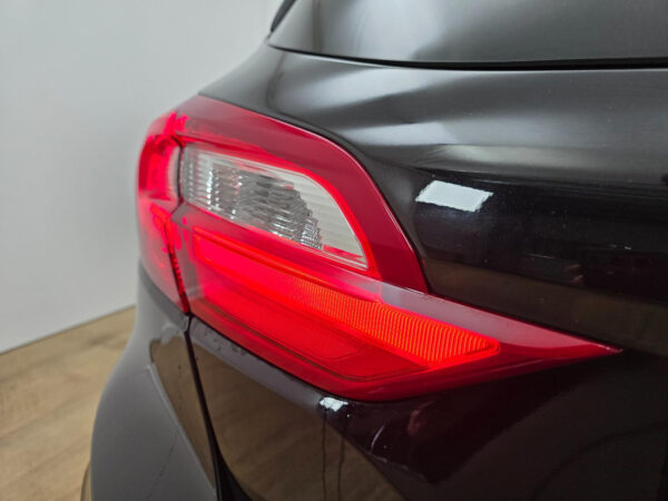 Ford Fiesta occasion Zwart bij ALJ Auto in Zeeland 8