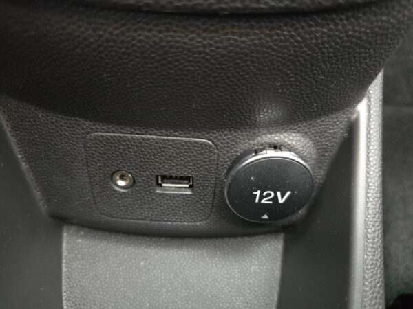 Ford Fiesta occasion Zwart bij ALJ Auto in Zeeland 27