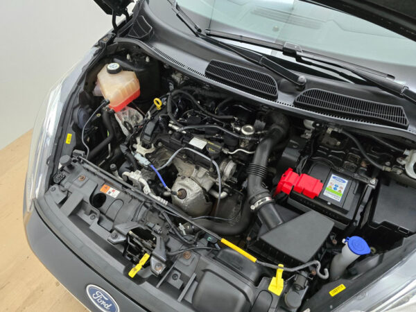 Ford Fiesta occasion Zwart bij ALJ Auto in Zeeland 28