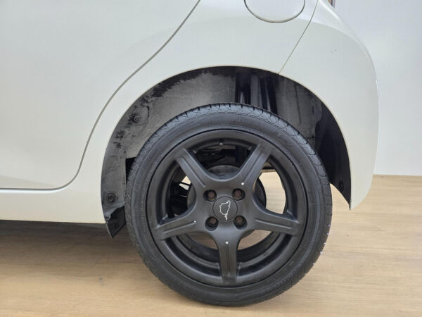 Toyota Aygo occasion Wit bij ALJ Auto in Zeeland 10