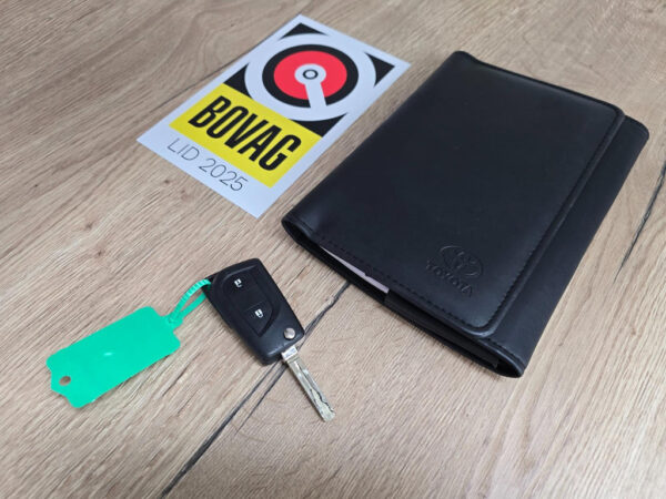 Toyota Aygo occasion Wit bij ALJ Auto in Zeeland 2