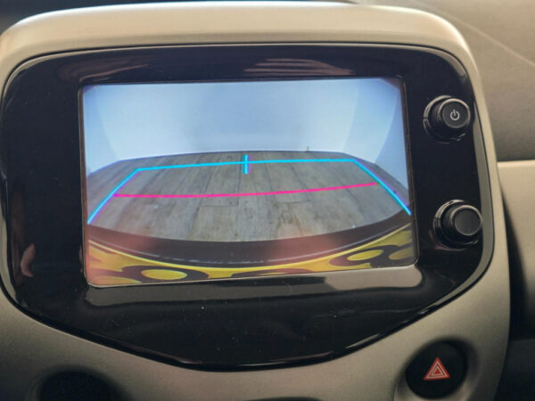 Toyota Aygo occasion Wit bij ALJ Auto in Zeeland 5