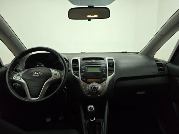 Hyundai ix20 occasion Grijs bij ALJ Auto in Zeeland 15