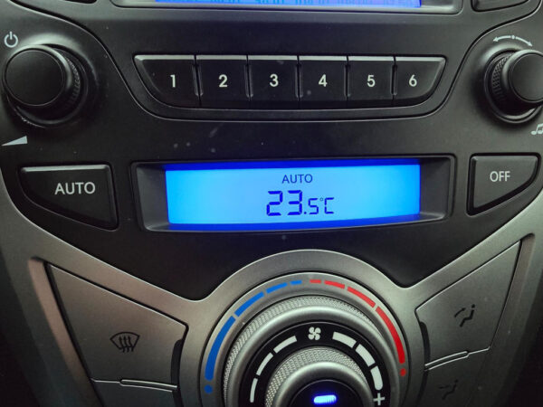 Hyundai ix20 occasion Grijs bij ALJ Auto in Zeeland 28