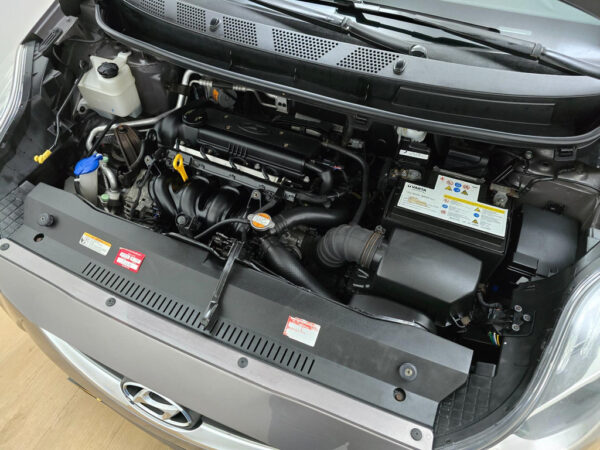 Hyundai ix20 occasion Grijs bij ALJ Auto in Zeeland 33