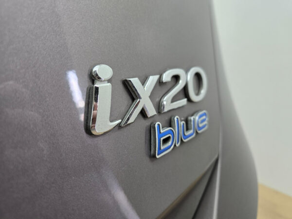 Hyundai ix20 occasion Grijs bij ALJ Auto in Zeeland 6