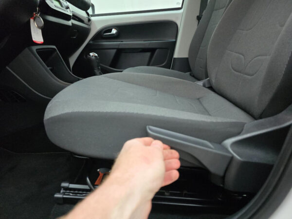 Volkswagen up! occasion Wit bij ALJ Auto in Zeeland 15