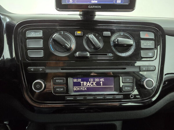 Volkswagen up! occasion Wit bij ALJ Auto in Zeeland 28