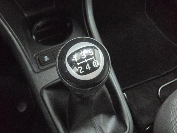 Volkswagen up! occasion Wit bij ALJ Auto in Zeeland 29