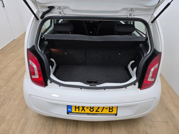 Volkswagen up! occasion Wit bij ALJ Auto in Zeeland 6