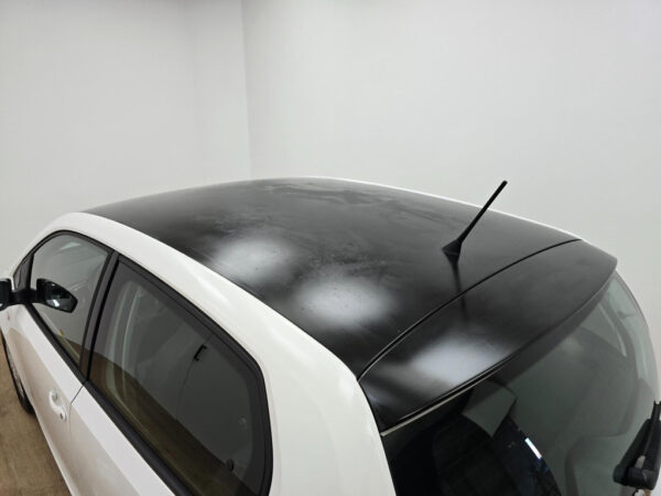 Volkswagen up! occasion Wit bij ALJ Auto in Zeeland 9