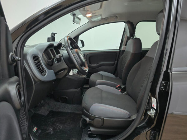 Fiat Panda occasion Zwart bij ALJ Auto in Zeeland 14