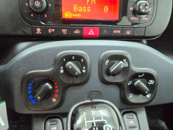 Fiat Panda occasion Zwart bij ALJ Auto in Zeeland 21