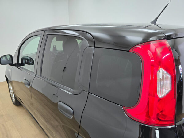 Fiat Panda occasion Zwart bij ALJ Auto in Zeeland 9