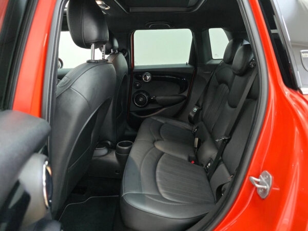 MINI Mini occasion Oranje bij ALJ Auto in Zeeland 20