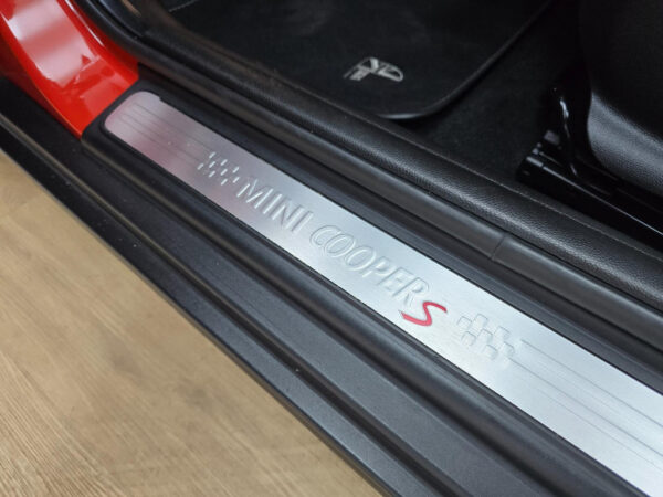 MINI Mini occasion Oranje bij ALJ Auto in Zeeland 27