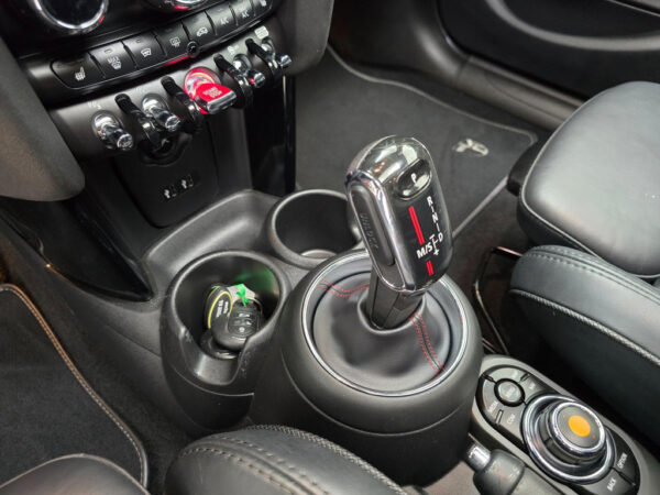 MINI Mini occasion Oranje bij ALJ Auto in Zeeland 33