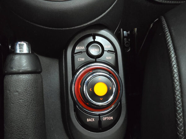 MINI Mini occasion Oranje bij ALJ Auto in Zeeland 42