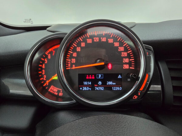 MINI Mini occasion Oranje bij ALJ Auto in Zeeland 48