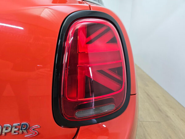 MINI Mini occasion Oranje bij ALJ Auto in Zeeland 9