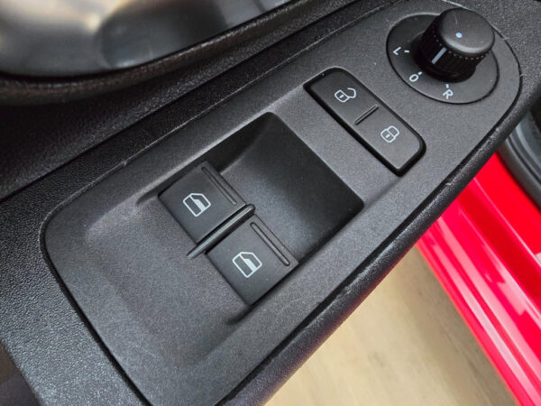 SEAT Mii occasion Rood bij ALJ Auto in Zeeland 14