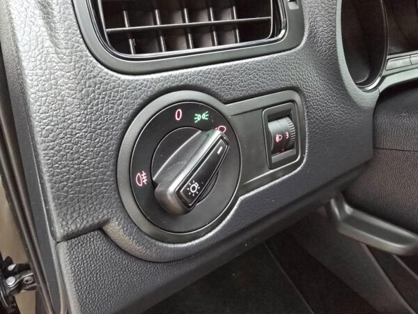 Volkswagen Polo occasion Zwart bij ALJ Auto in Zeeland 13