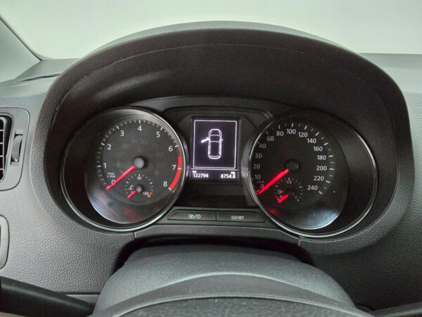 Volkswagen Polo occasion Zwart bij ALJ Auto in Zeeland 16