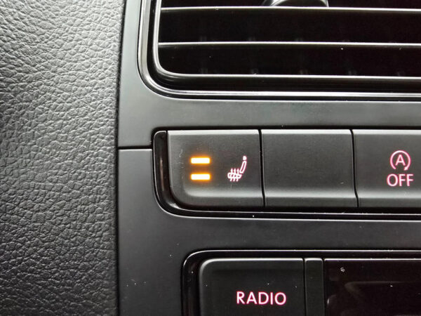 Volkswagen Polo occasion Zwart bij ALJ Auto in Zeeland 17