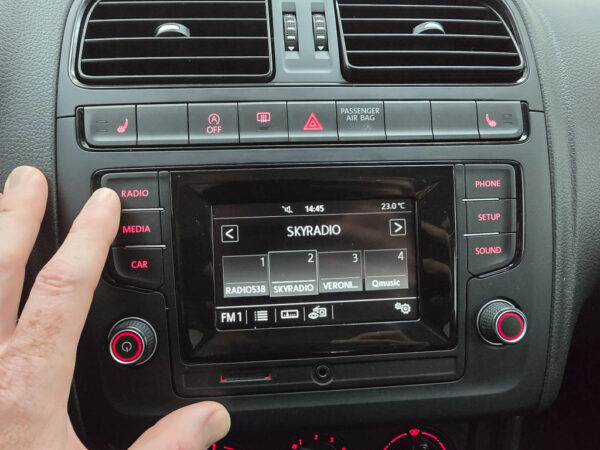 Volkswagen Polo occasion Zwart bij ALJ Auto in Zeeland 18