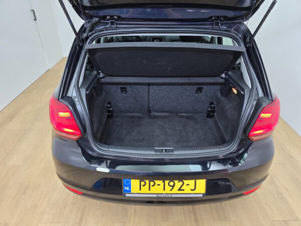 Volkswagen Polo occasion Zwart bij ALJ Auto in Zeeland 5