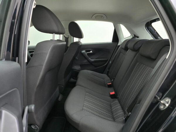 Volkswagen Polo occasion Zwart bij ALJ Auto in Zeeland 8