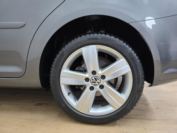 Volkswagen Touran occasion Grijs bij ALJ Auto in Zeeland 13