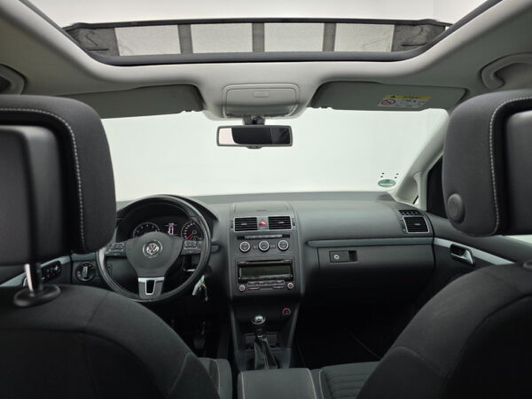 Volkswagen Touran occasion Grijs bij ALJ Auto in Zeeland 20