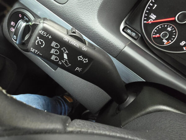 Volkswagen Touran occasion Grijs bij ALJ Auto in Zeeland 30