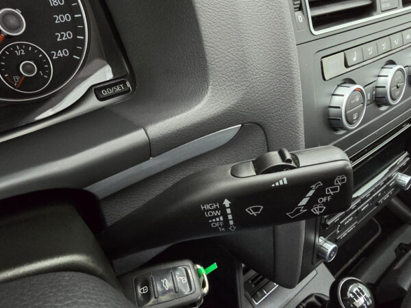 Volkswagen Touran occasion Grijs bij ALJ Auto in Zeeland 31