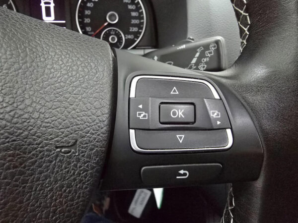 Volkswagen Touran occasion Grijs bij ALJ Auto in Zeeland 33