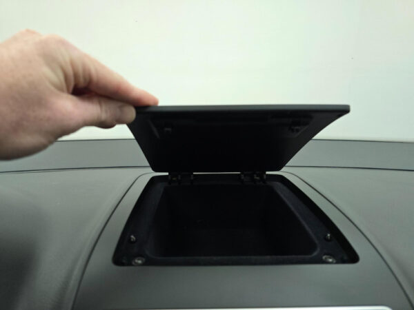 Volkswagen Touran occasion Grijs bij ALJ Auto in Zeeland 35