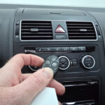 Volkswagen Touran occasion Grijs bij ALJ Auto in Zeeland 37