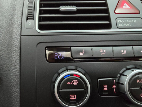 Volkswagen Touran occasion Grijs bij ALJ Auto in Zeeland 38