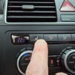 Volkswagen Touran occasion Grijs bij ALJ Auto in Zeeland 39