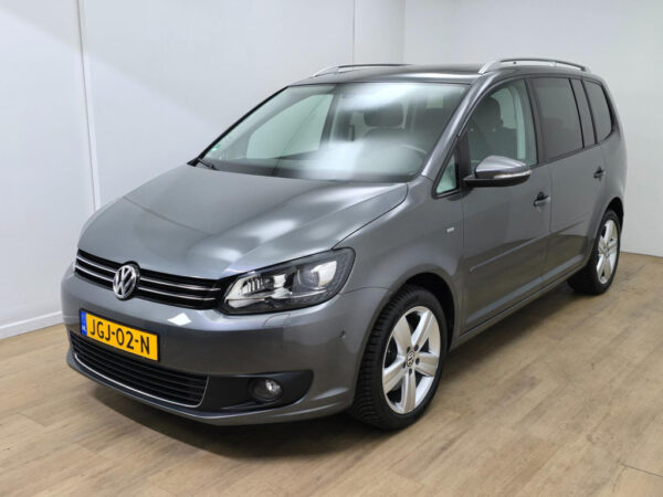Volkswagen Touran occasion Grijs bij ALJ Auto in Zeeland 4