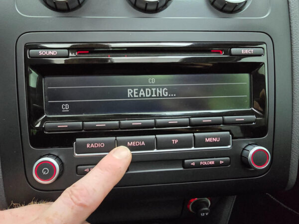 Volkswagen Touran occasion Grijs bij ALJ Auto in Zeeland 41