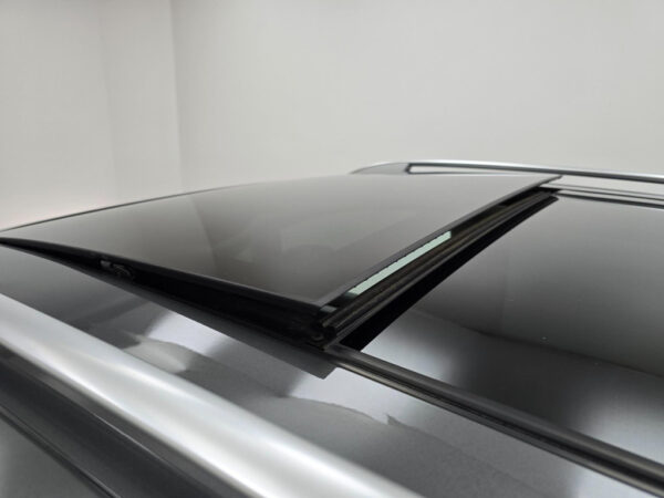 Volkswagen Touran occasion Grijs bij ALJ Auto in Zeeland 43